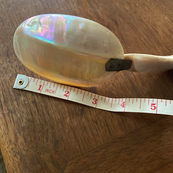 Vintage Mother Of Pearl Sculpted Caviar Spoon - Picture 4 of 8